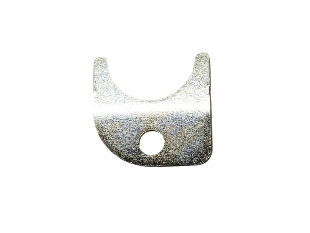 Cette plaque sert probablement d'élément d'assemblage ou de composant structurel ou fonctionnel pour garantir que les pièces restent alignées, ou de couvercle pour les composants du moteur.

This plate likely serves as part of an assembly or as a structural or functional component to ensure that parts stay aligned, or as a cover for engine components.