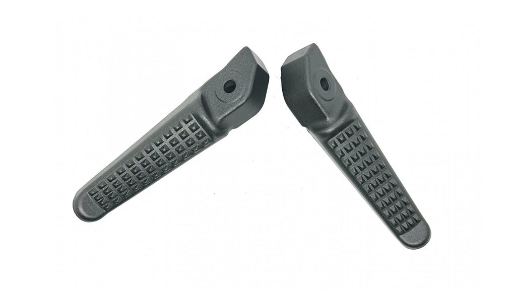 [8-9/9-2] REPOSE-PIED ARRIÈRE GAUCHE ET DROIT NOIR RK7-3-1 (SCOOTTERRE OEM)