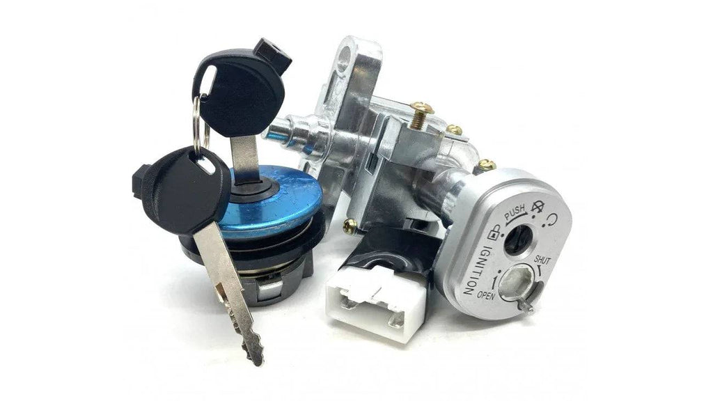 [2] KIT DE SERRURE CONTACT ET BOUCHON D'ESSENCE (2022) RP4-B-3-1 (SCOOTTERRE OEM)