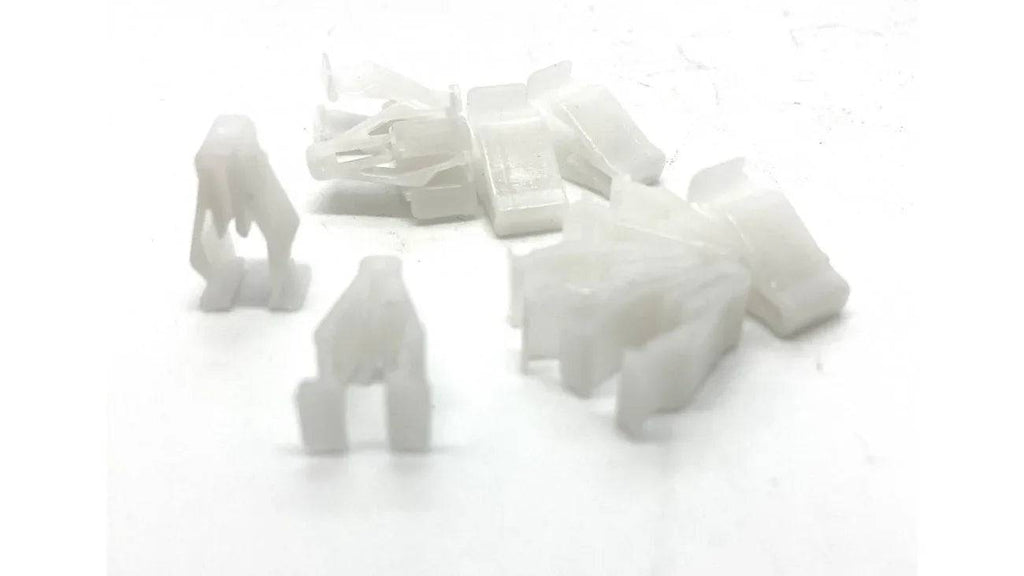 [54] CLIP GUIDE DE PLASTIQUE RK9-6-1 (SCOOTTERRE OEM)
