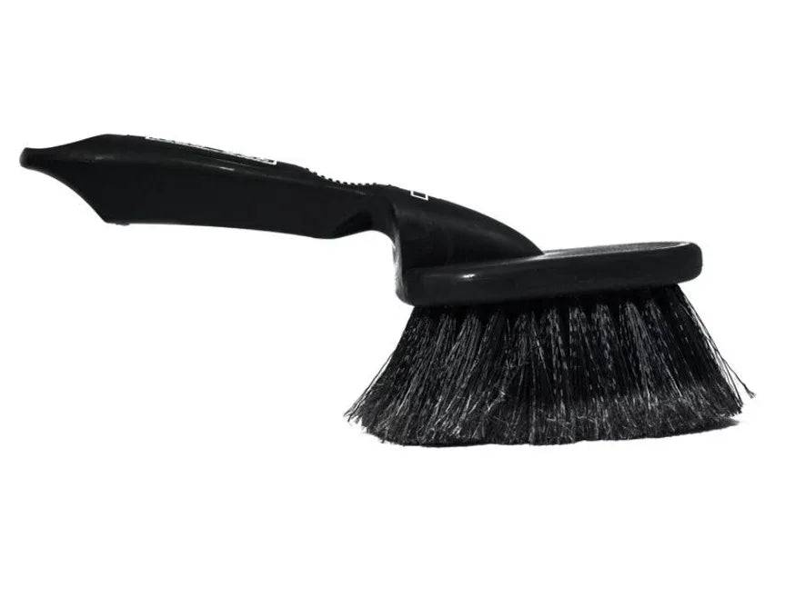 With soft bristles it will leave your ride spotless without damaging or scratching the metalwork. Ideal for all two-wheeled vehicles, the brush head features a large surface area which makes light work of cleaning your ride, and getting to those hard-to-reach areas.
