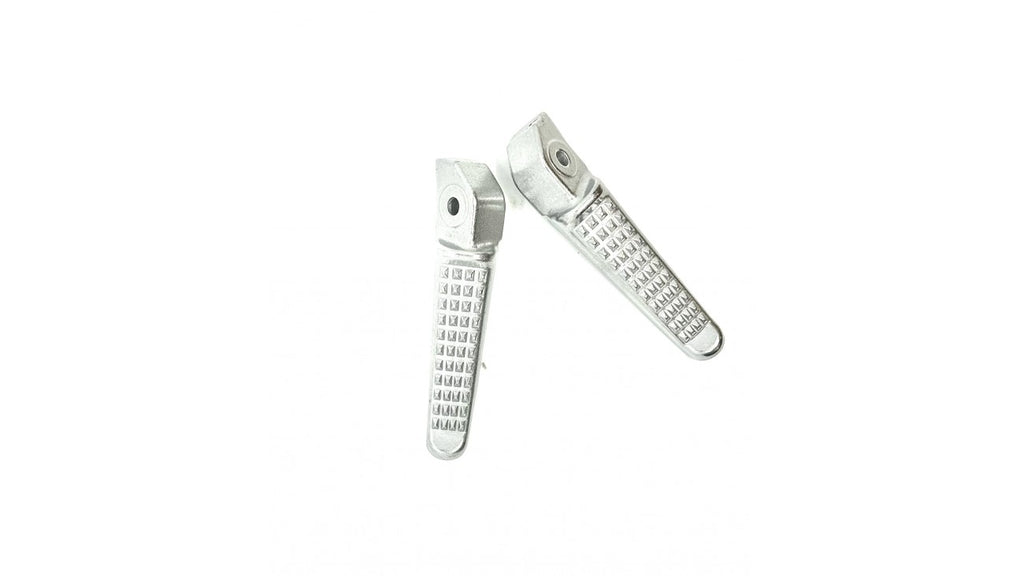 [8-9/9-2] REPOSE-PIED ARRIÈRE GAUCHE ET DROIT ARGENT RK8-1-2 (SCOOTTERRE OEM)