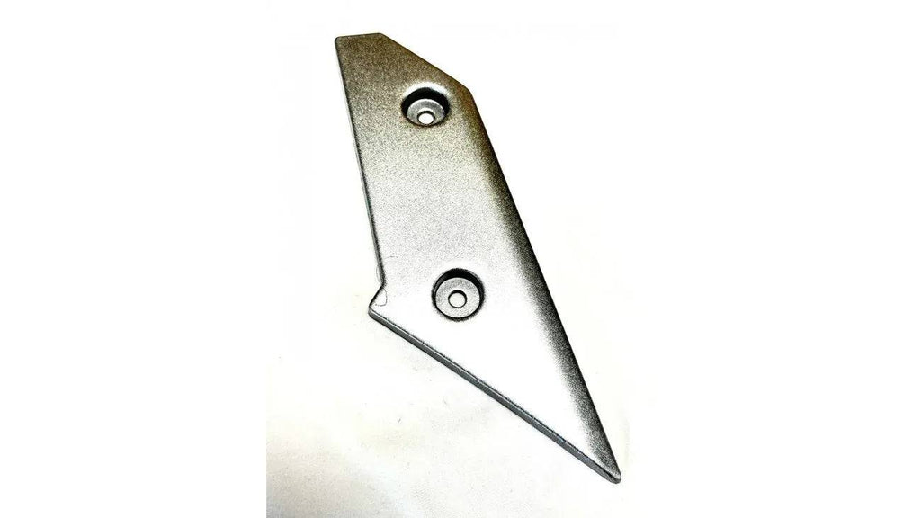 [10] PIÈCE DE FINITION PIED DROIT ARGENT RN10-4-4 (SCOOTTERRE OEM)