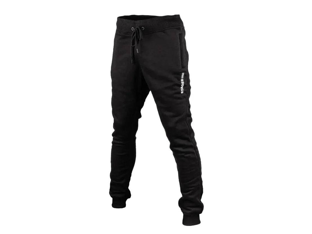 Pantalon de jogging propre et stylé 

Clean, stylish sweatpants with a simple STAGE6 print - the perfect everyday companion.