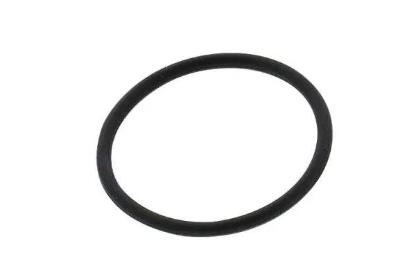Voici le joint d'étanchéité pour la pompe à huile PGO, il est nécessaire pour évité une fuite d'air moteur. Convient pour tout les modèles PGO 50cc 2 temps. 