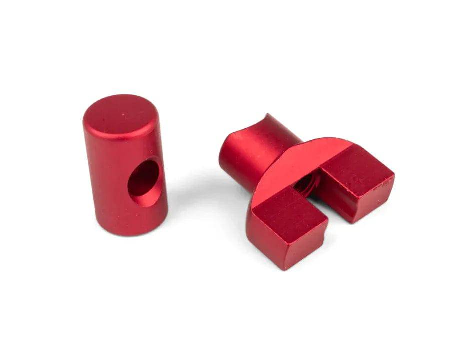 Universal brake cable adjuster for scooters and mopeds with drum brakes. With the colored tensioner set, you can not only adjust the brake cable precisely, but also add a touch of customizing to your two-wheeler.